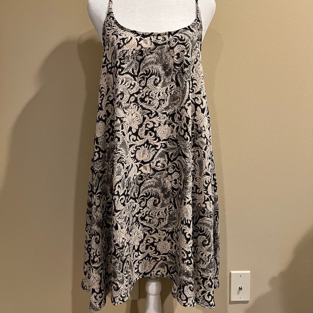 Black & Cream Patterned Swing Dress Size Small